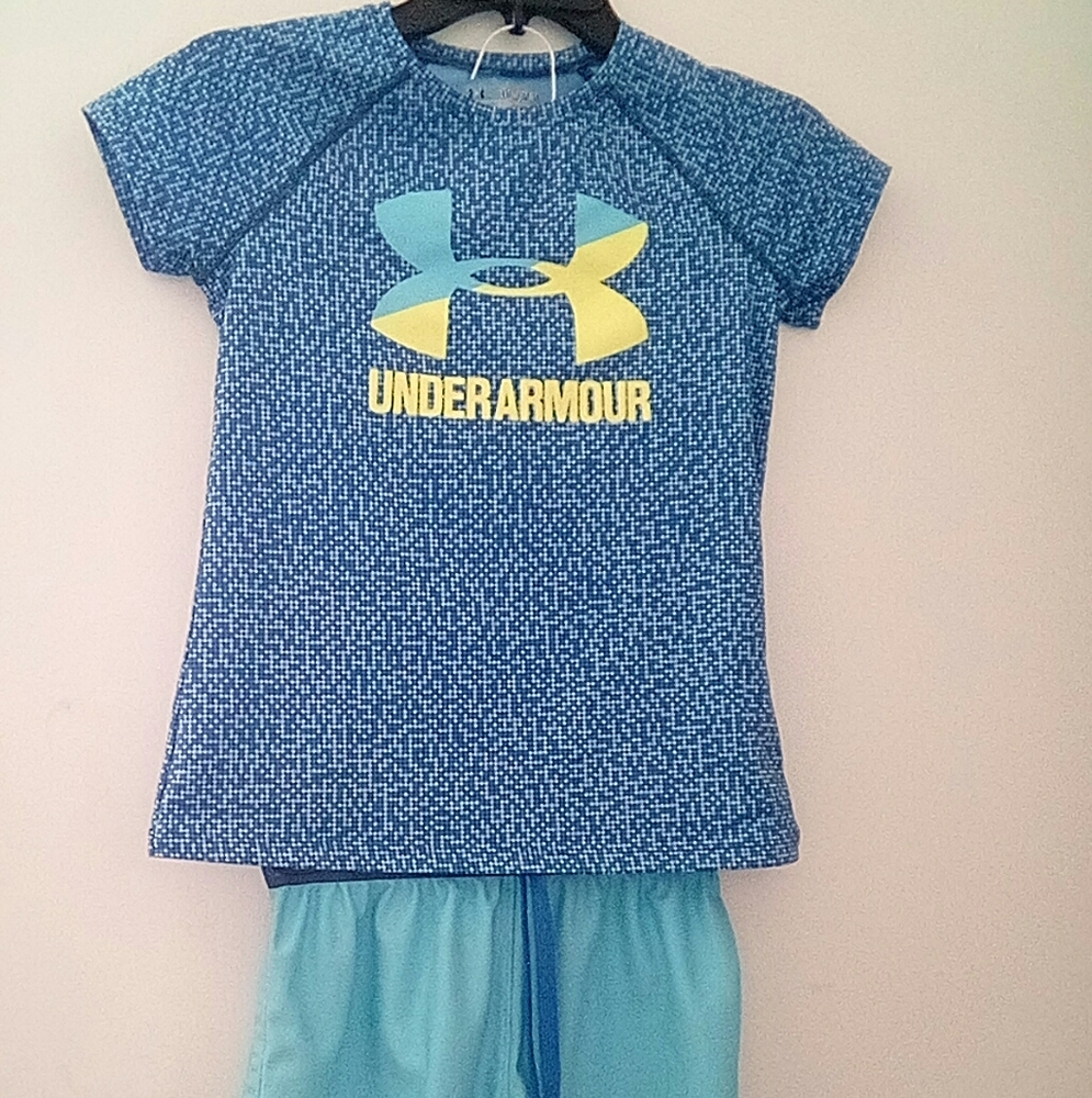 Under Armour heat gear. set shirt ,short